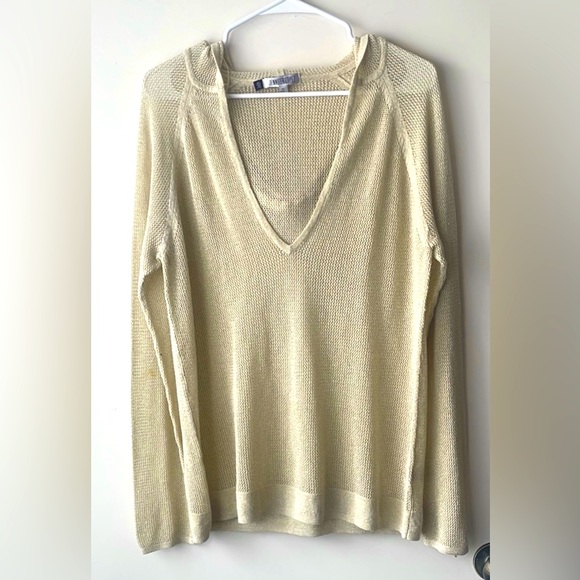 Jennifer Lopez Cream V-Neck Sweater with Hood - Picture 1 of 8